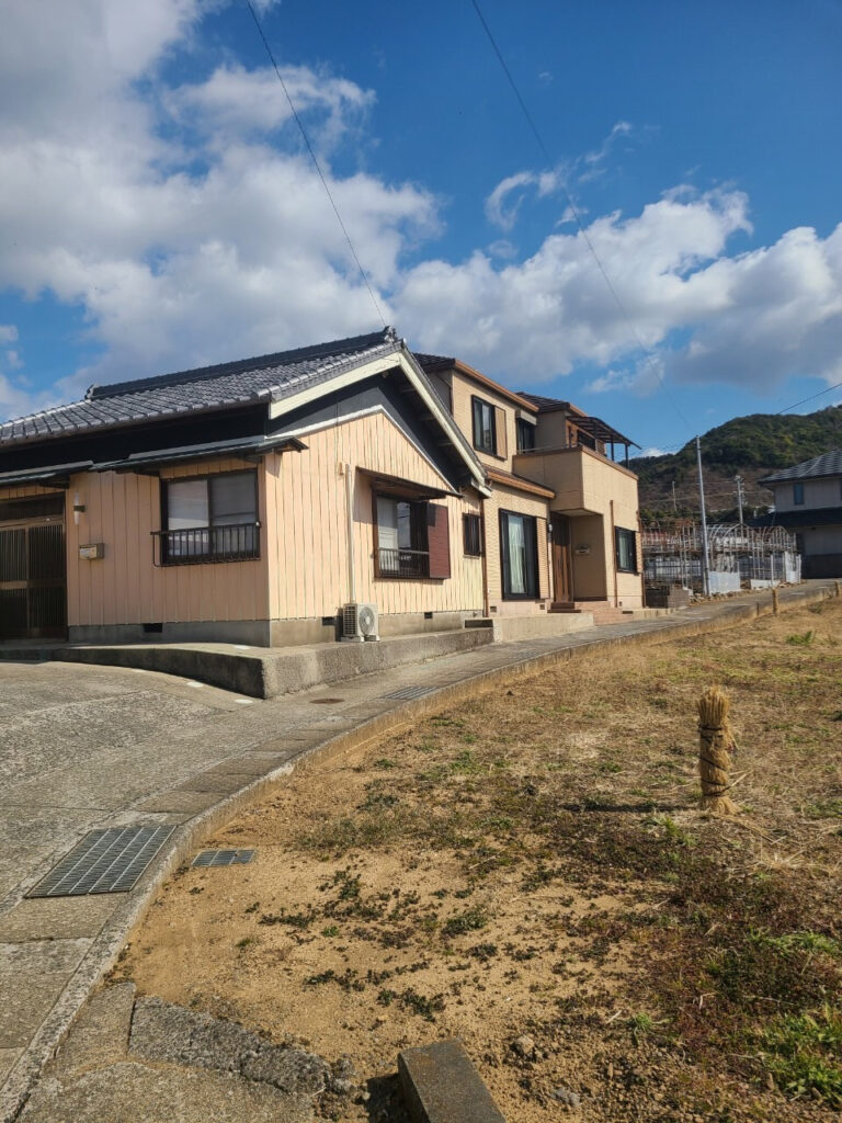 和歌山県御坊市  一戸建て住宅の塗装用足場組立