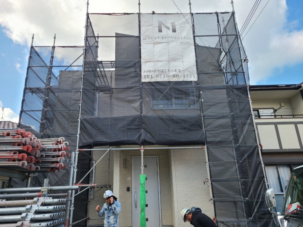 和歌山県海南市藤白　一戸建て住宅の塗装用足場組立